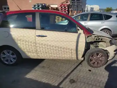 Veicolo di demolizione lancia ypsilon (101) 1.3 16v multijet argento dell'anno 2004 alimentato 188a9000