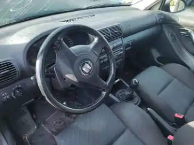 Véhicule à la ferraille seat leon (1m1) signo de l'année 2003 alimenté bcb