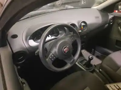 Veículo de Sucata seat cordoba berlina (6l2) stylance do ano 2006 alimentado axr