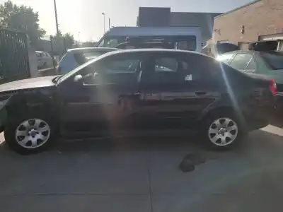 Veículo de Sucata audi a4 berlina (8e) 2.0 20v cat (alt) do ano 2002 alimentado alt