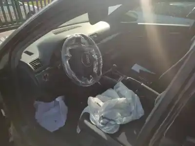 Veículo de Sucata audi a4 berlina (8e) 2.0 20v cat (alt) do ano 2002 alimentado alt