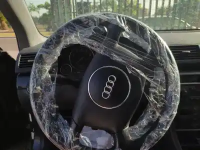 Veículo de Sucata audi a4 berlina (8e) 2.0 20v cat (alt) do ano 2002 alimentado alt