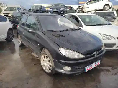 Veicolo di demolizione PEUGEOT 206 BERLINA GTI dell'anno 2002 alimentato RFN