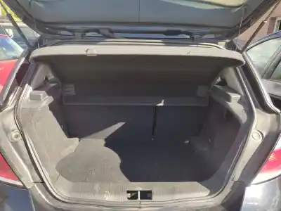 Veículo de Sucata opel astra h berlina 1.7 16v cdti do ano 2006 alimentado z17dth