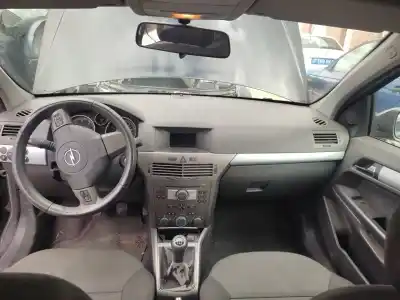 Veículo de Sucata opel astra h berlina 1.7 16v cdti do ano 2006 alimentado z17dth