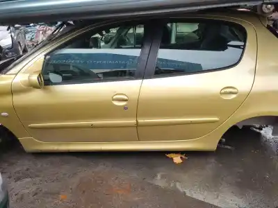 Veicolo di demolizione PEUGEOT 206 BERLINA 2.0 HDi CAT dell'anno 2002 alimentato RHY