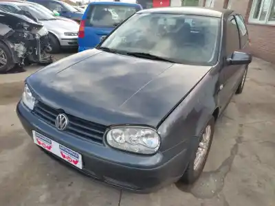 Verschrottungsfahrzeug VOLKSWAGEN GOLF IV BERLINA (1J1) 1.9 TDI des Jahres 2001 angetrieben ATD