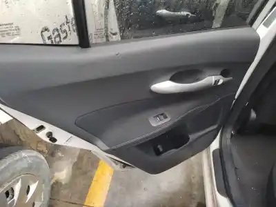 Veículo de Sucata toyota auris hybrid active do ano 2011 alimentado 2zr