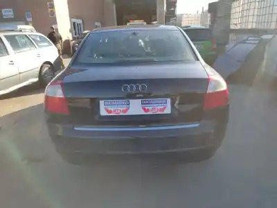 Veículo de Sucata audi a4 berlina (8e) 2.5 v6 24v tdi do ano 2004 alimentado ake