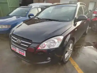 Veicolo di demolizione kia cee´d emotion dell'anno 2008 alimentato d4ea