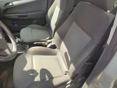 Veículo de Sucata opel astra h berlina 1.9 cdti do ano 2006 alimentado z19dt