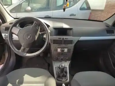 Veículo de Sucata opel astra h berlina 1.9 cdti do ano 2006 alimentado z19dt