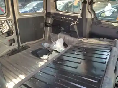 Veículo de Sucata citroen berlingo 2.0 hdi sx plus familiar do ano 2004 alimentado rhy