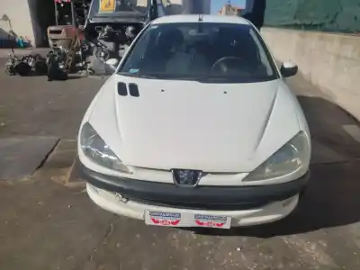 Veicolo di demolizione peugeot 206 berlina xt dell'anno 2000 alimentato wjy