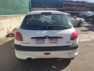 Veicolo di demolizione peugeot 206 berlina xt dell'anno 2000 alimentato wjy