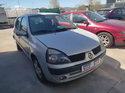 Здавання транспортного засобу RENAULT CLIO II FASE II (B/CB0) S року 2001 потужний D4F712