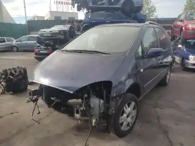 Vehicul casat FORD GALAXY (VY) Ghia al anului 2004 alimentat ASZ