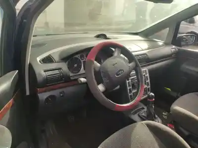 Vehicul casat ford galaxy (vy) ghia al anului 2004 alimentat asz