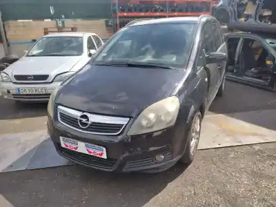 Véhicule à la ferraille OPEL ZAFIRA B Enjoy de l'année 2006 alimenté Z19DTH