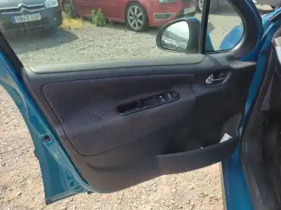 Veículo de Sucata peugeot 207 sport do ano 2007 alimentado 8fs