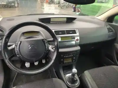 Veicolo di demolizione citroen c4 coupe vts dell'anno 2006 alimentato nfu