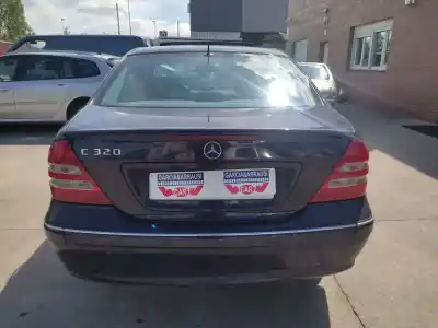 Здавання транспортного засобу mercedes-benz clase c (w203) berlina 320 (203.064) року 2004 потужний 112946
