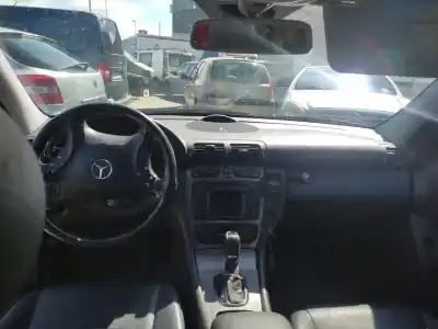 Здавання транспортного засобу mercedes-benz clase c (w203) berlina 320 (203.064) року 2004 потужний 112946