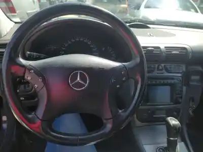 Здавання транспортного засобу mercedes-benz clase c (w203) berlina 320 (203.064) року 2004 потужний 112946