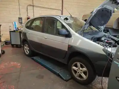 Здавання транспортного засобу renault scenic (ja..) 2.0 16v cat (f4r) року 2002 потужний f4r744