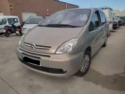 Veicolo di demolizione CITROEN XSARA PICASSO (N68) 1.6 HDi dell'anno 2006 alimentato 9HX