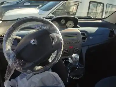 Здавання транспортного засобу lancia ypsilon (101) 1.3 16v multijet argento року 2005 потужний 188a9000