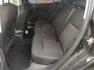 Veicolo di demolizione peugeot 208 style dell'anno 2015 alimentato hm01