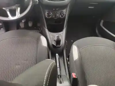 Veicolo di demolizione peugeot 208 style dell'anno 2015 alimentato hm01