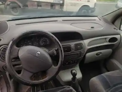 Здавання транспортного засобу renault scenic (ja..) 1.9 dci authentique року 2001 потужний f9q732