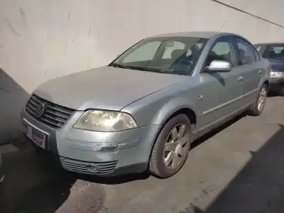 Vehículo de desguace VOLKSWAGEN PASSAT BERLINA (3B3)  del año 2004 con motor AVF