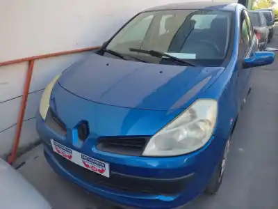 Veículo de Sucata renault clio iii 1.5 dci diesel do ano 2006 alimentado k9k768