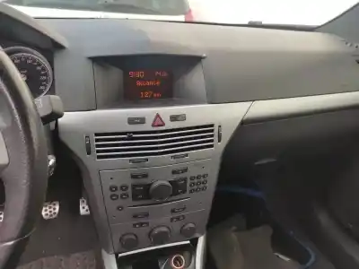 Veicolo di demolizione opel astra h berlina 1.8 16v dell'anno 2007 alimentato z18xer