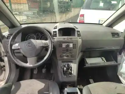 Scrapping Vehicle opel zafira b 1.9 16v cdti cat (z 19 dth / lrd) of the year 2005 powered z19dth