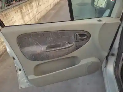 Здавання транспортного засобу renault scenic (ja..) 1.9 dci authentique року 2001 потужний f9q732