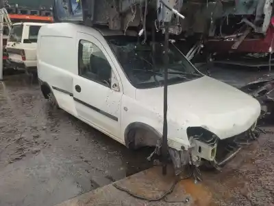 Veículo de Sucata OPEL COMBO FURGONETA/MONOVOLUMEN 1.3 CDTI 16V do ano 2006 alimentado Z 13 DT