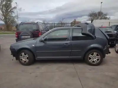 Veículo de Sucata volkswagen golf iv (1j1) 1.6 16v do ano 2000 alimentado aus