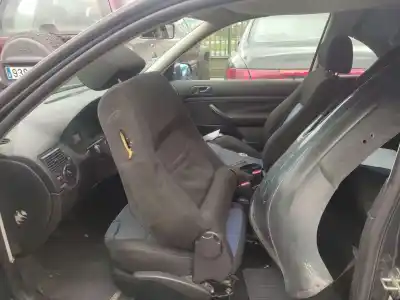 Veículo de Sucata volkswagen golf iv (1j1) 1.6 16v do ano 2000 alimentado aus