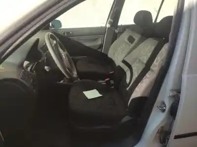 Veículo de Sucata volkswagen golf iv (1j1) 1.9 tdi do ano 1999 alimentado agr