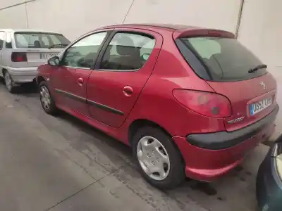 Veículo de Sucata peugeot 206 fastback (2a/c) 1.4 i do ano 2003 alimentado kfw