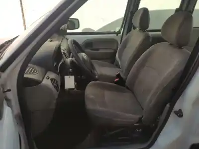 Veículo de Sucata renault kangoo (kc0/1_) 1.5 dci (kc07) do ano 2003 alimentado k9k700