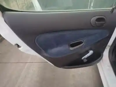 Veículo de Sucata peugeot 206 fastback (2a/c) 1.4 hdi do ano 2000 alimentado wjz