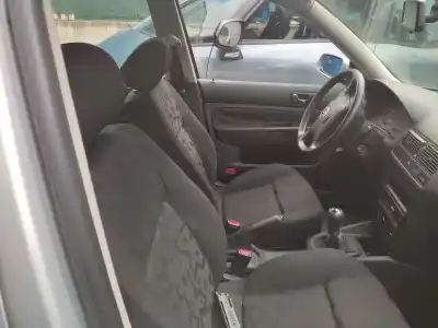 Veículo de Sucata volkswagen golf iv (1j1) 1.9 tdi do ano 1999 alimentado agr