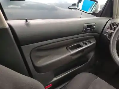 Veículo de Sucata volkswagen golf iv (1j1) 1.9 tdi do ano 1999 alimentado agr