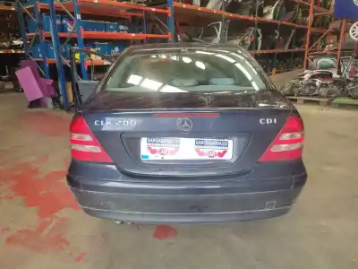 Scrapping Vehicle mercedes-benz clase c (w203) c 200 cdi (203.004) of the year 2002 powered 611962