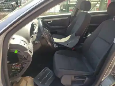 Здавання транспортного засобу audi a4 b7 (8ec) 2.0 tdi 16v року 2005 потужний blb